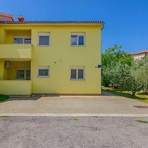 Prodan 2 Apartment